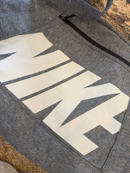 Nike Gray Gym Duffel Gym Bag w/shoulder strap - Picture 11 of 13